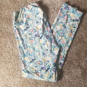 Lularoe floral pattern soft leggings